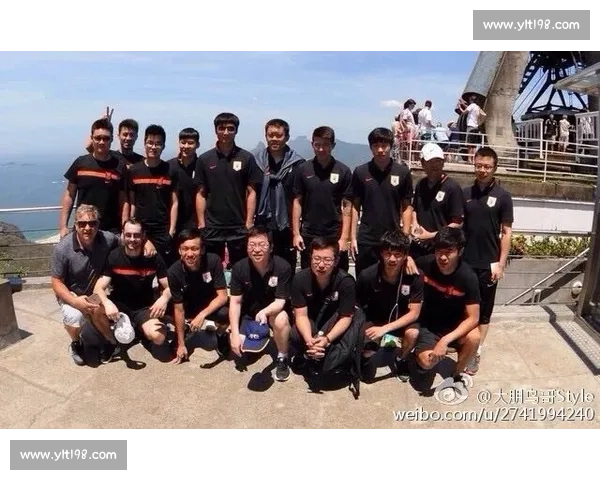 王大雷深夜发 “拜拜” 动态锁账号,球迷:这次是认真的? 王大雷深夜发 “拜拜” 动态锁账号,球迷:这次是认真的?